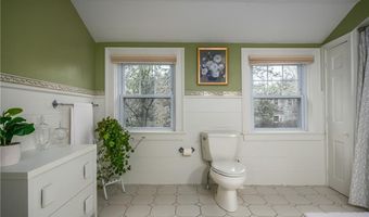 2 Cherry Ln, Bristol, RI 02809