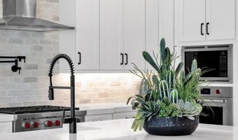 1151 E PEACH TREE Dr, Chandler, AZ 85249