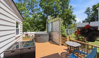 11 Freeman Rd, Albany, NY 12208