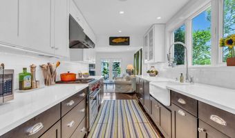 7 Sunset Dr, Asbury Park, NJ 07712