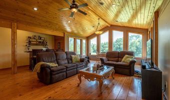 1910 9th St, Aurora, NE 68818
