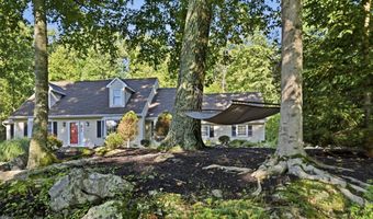 2 Banquo Brae Rd, Brookfield, CT 06804