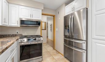 307 21st St NW, Austin, MN 55912
