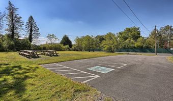 25 SHELBOURNE Rd, Reading, PA 19606