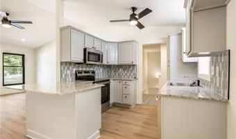 1 Adams Ln, Bella Vista, AR 72715