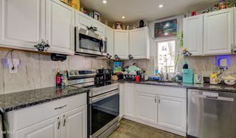 35 Grand St, Amsterdam, NY 12010