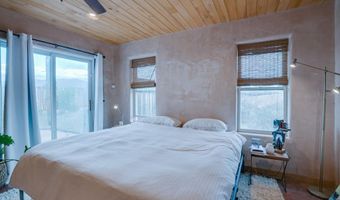 2 Mesa Sea Rd, Arroyo Hondo, NM 87513