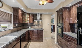 130 CLUB HOUSE Dr, Willingboro, NJ 08046