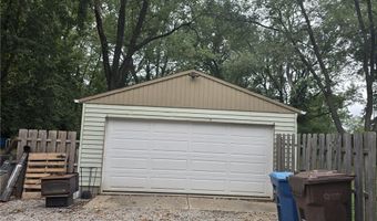 1422 Pin Oak Dr, Akron, OH 44312