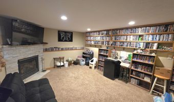 14 S Illinois St, Aberdeen, SD 57401