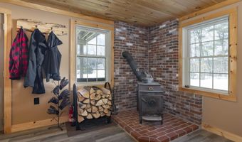 21 Crittenden Rd, Bradford, NH 03221