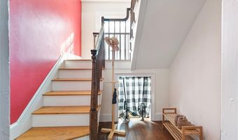 12 Mt. Vernon St 5, Newport, RI 02840