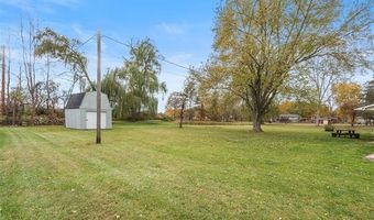 5122 Elizabeth Ln, Almont, MI 48003