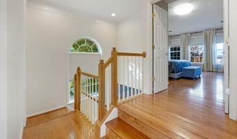 41863 CINNABAR Sq, Aldie, VA 20105