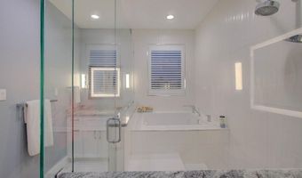 102 Angelfish Ct, Aransas Pass, TX 78336