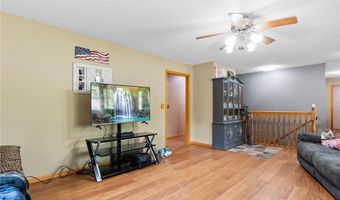 901 Geneva Dr, Alexandria, MN 56308