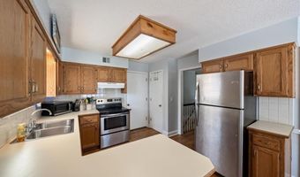 15629 Klamm St, Basehor, KS 66007