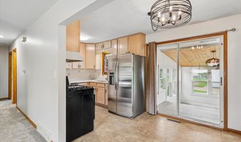 621 SE 4th St, Ankeny, IA 50021