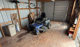 305 N Eighth St, Albion, IL 62806