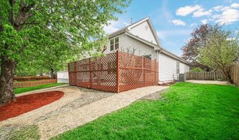 1940 Waverly Ln, Algonquin, IL 60102