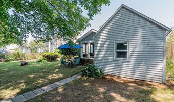 69 Delwood Rd, Warwick, RI 02889