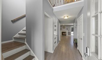 903 Old Oak Cir, Algonquin, IL 60102