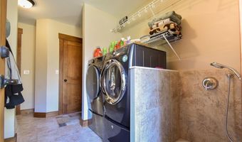165 Lenihan Ln, East Greenwich, RI 02818