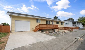 749 1ST St, Brookings, OR 97415