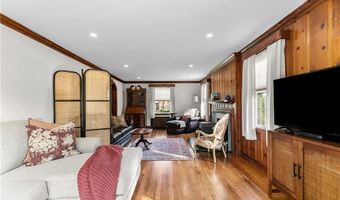 72 Kane Ave, Middletown, RI 02842