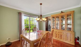 5 Lancaster Ct, Algonquin, IL 60102