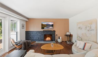 5902 WILSON Ln, Bethesda, MD 20817
