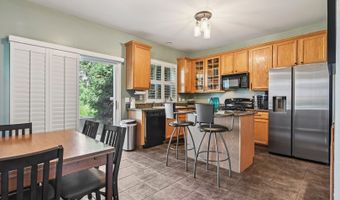 564 Woods Creek Ln, Algonquin, IL 60102