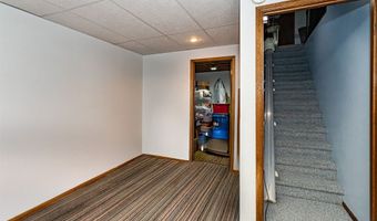 111 Sandburg Ct, Ames, IA 50014