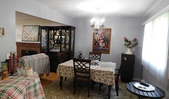 8 Tilden Rd, Danbury, CT 06810