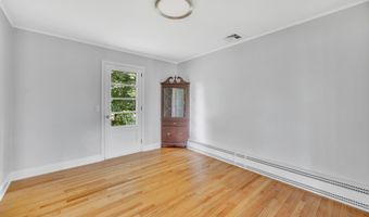 27 Skyline Dr, Brookfield, CT 06804