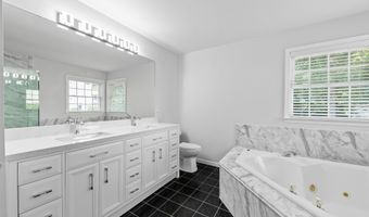 13 Victorian Woods Dr, Atlantic Highlands, NJ 07716