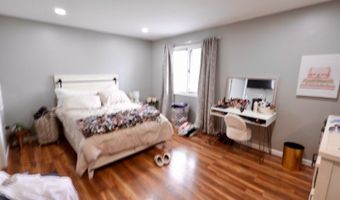 4 Sickle St, Andover, NJ 07801
