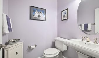 7 HEARTWOOD Ter, Rockville, MD 20855