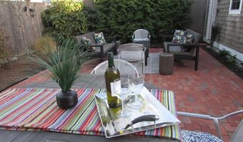 16 Carroll Ave, Newport, RI 02840