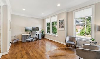 2354 N QUEBEC St, Arlington, VA 22207