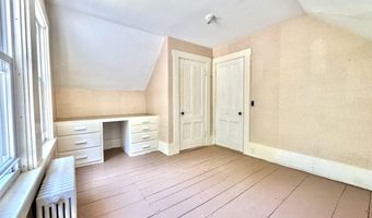 42 S Main St, Brookline, NH 03033