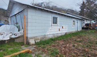 204 N WALNUT St, Bingen, WA 98605