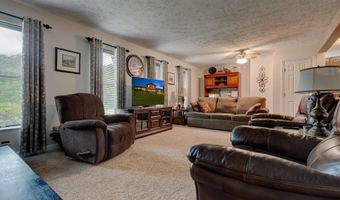 9333 Oak Hill Dr, Ashland, KY 41102