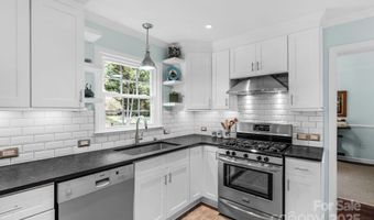 2125 Lawton Bluff Rd, Charlotte, NC 28226
