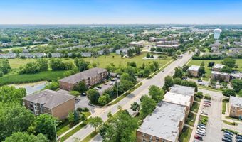 941 N Swift Rd 201, Addison, IL 60101