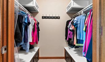 6050 N FRENCH Rd, Appleton, WI 54913