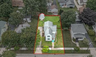 27 Center St, Algonquin, IL 60102