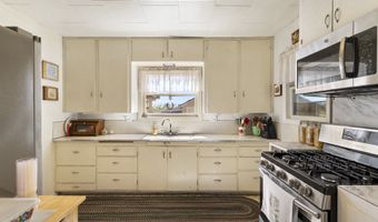 21601 SW MCKEE Rd, Amity, OR 97101