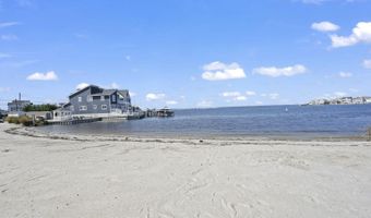 8 Jibsail Dr, Bayville, NJ 08721
