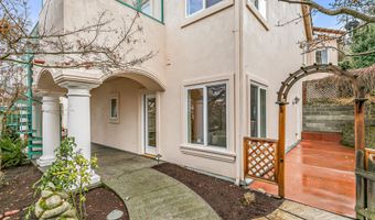 517 Lakota Way, Ashland, OR 97520